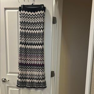White House Black Market Black and White Ribbed Maxi Skirt